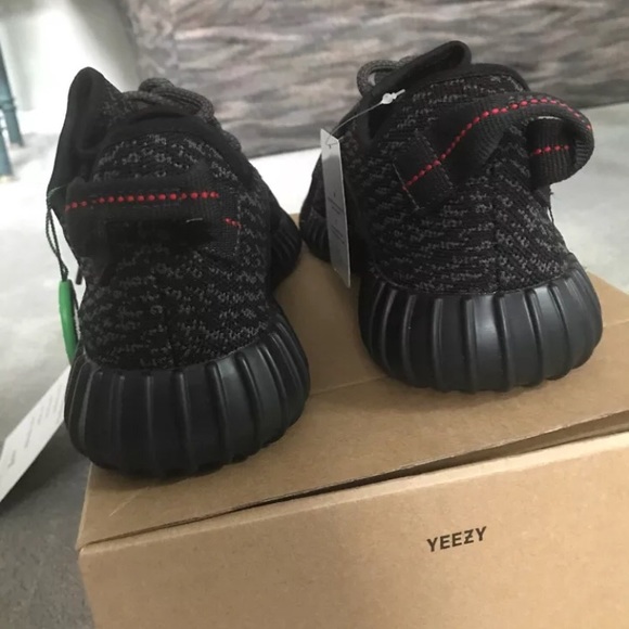 Yeezy Pirate Blacks 2016 Size 10.5 - Picture 3 of 8